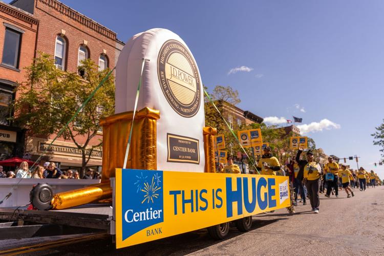 Fest's centerpiece parade puts popcorn, community in motion