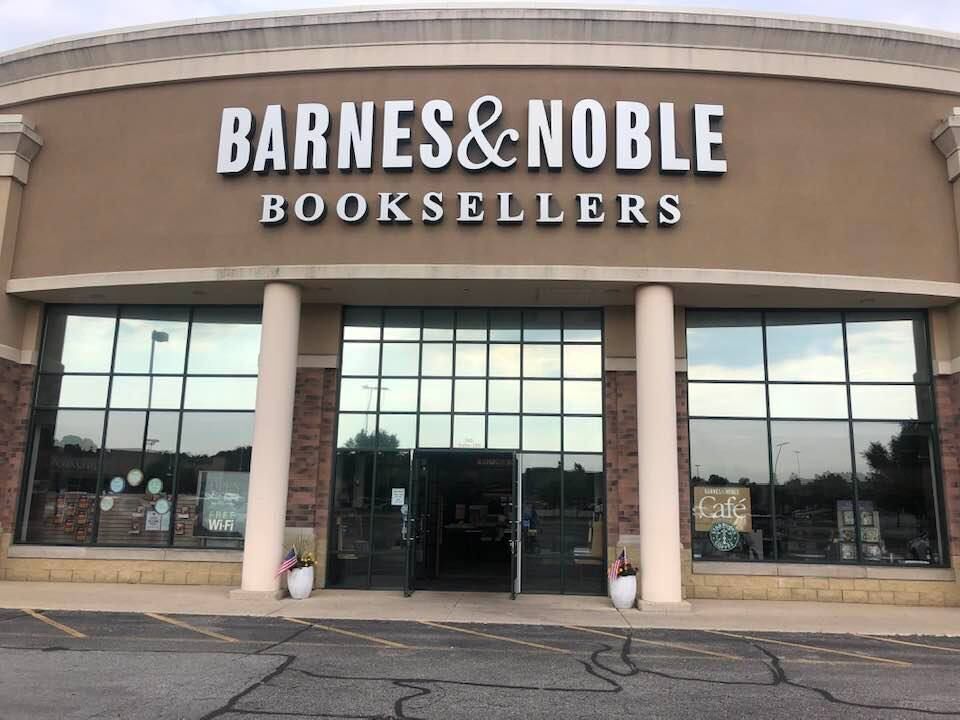 Barnes Noble returning to Lake County