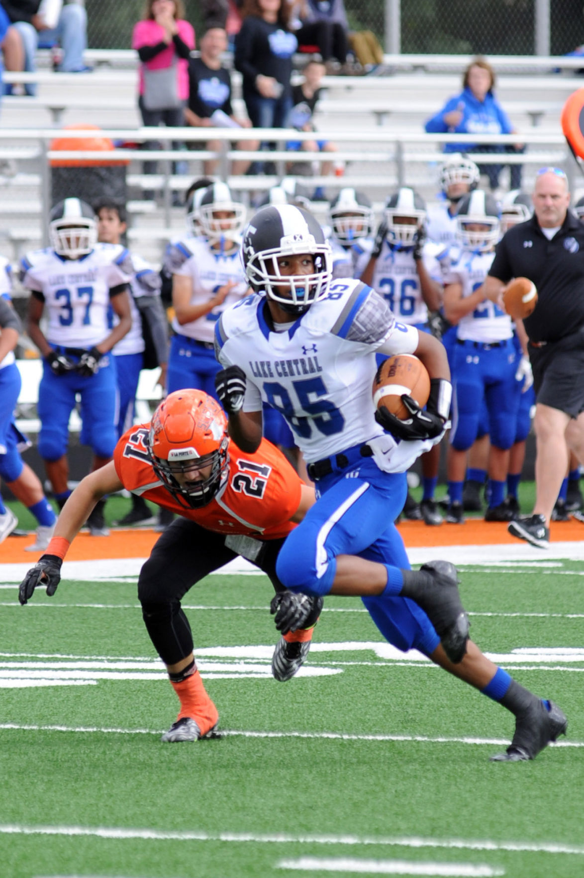 Lake Central's Darter throws three touchdowns in victory over LaPorte