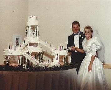 wedding cakes with fountains and bridges