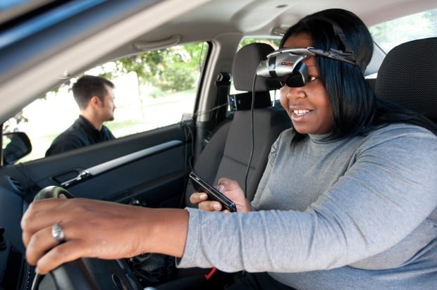 IUN students use virtual simulator to learn dangers of texting, driving