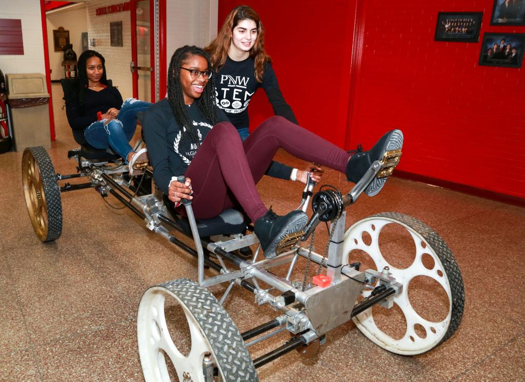 Munster High School Puts Jobs On Display In Student Career Day Education Nwitimes Com