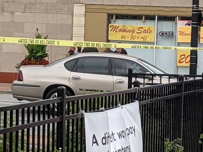 Driver trapped officer inside squad car in policeinvolved shooting