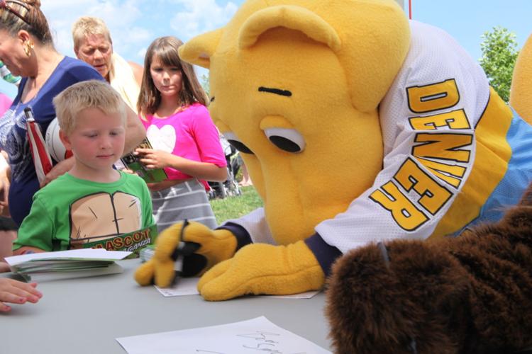 Cubs' Offseason Surprise: Clark The Mascot