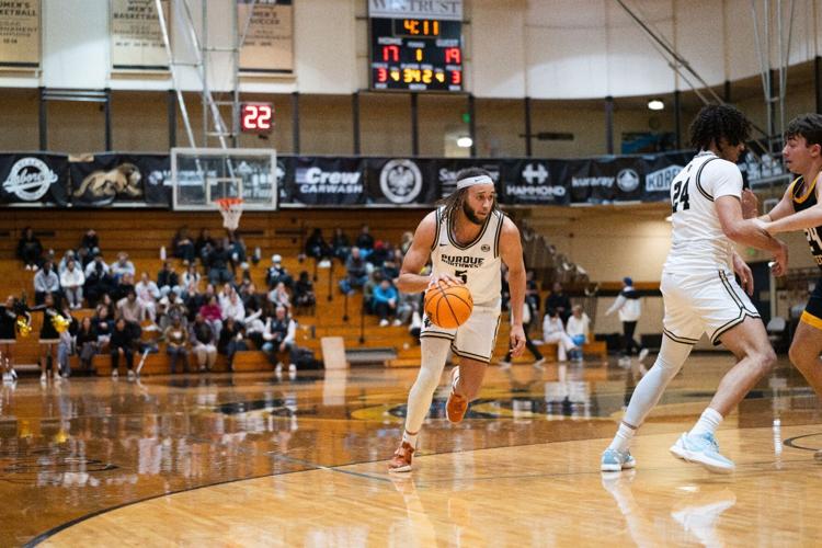 Men's Basketball holds off Saginaw Valley State for home win