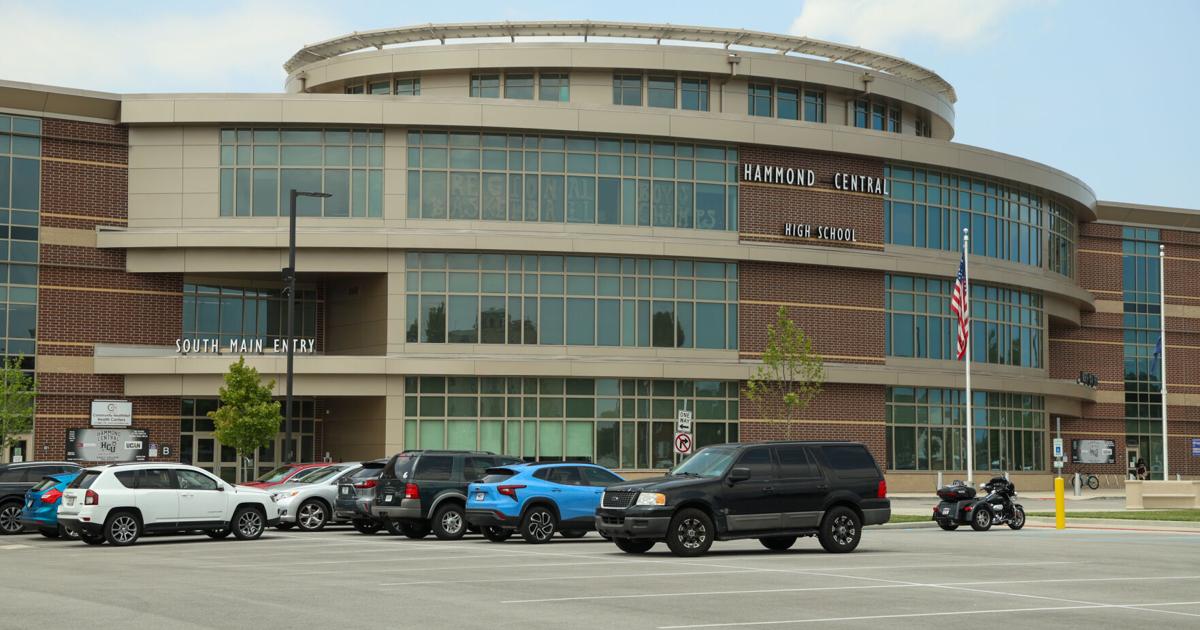 Hammond School Board extends acting leader