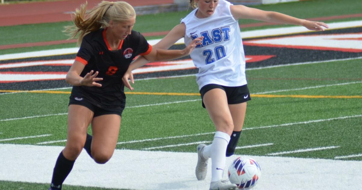 Lincoln-Way East girls score first top-4 finish in soccer