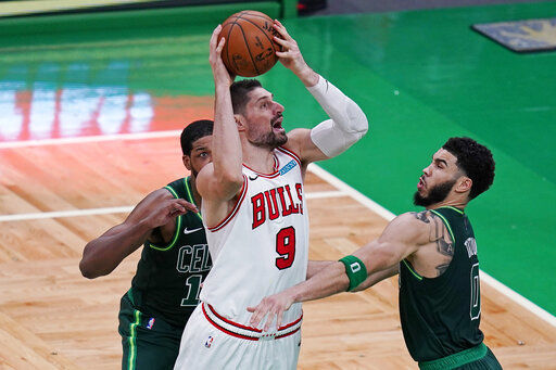 Vucevic scores 29, Bulls snap Celtics' 6-game streak, 102-96