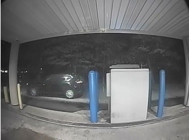 men with chain damaged schererville atm