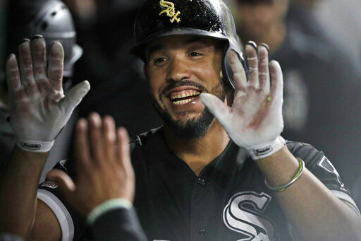 Abreu agrees to $50M, 3-year contract with White Sox
