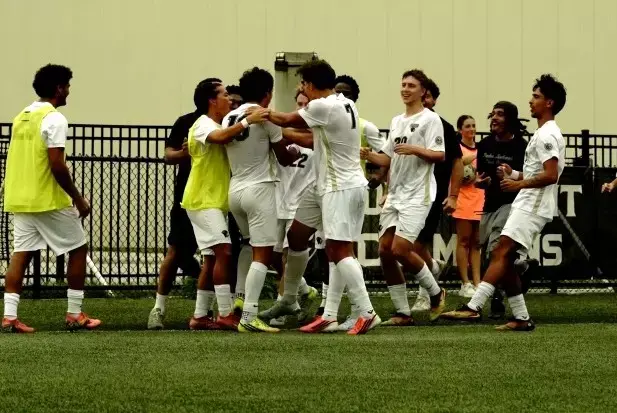 Nikola Ivetic's free-kick goal lifts Men's Soccer over Northwood