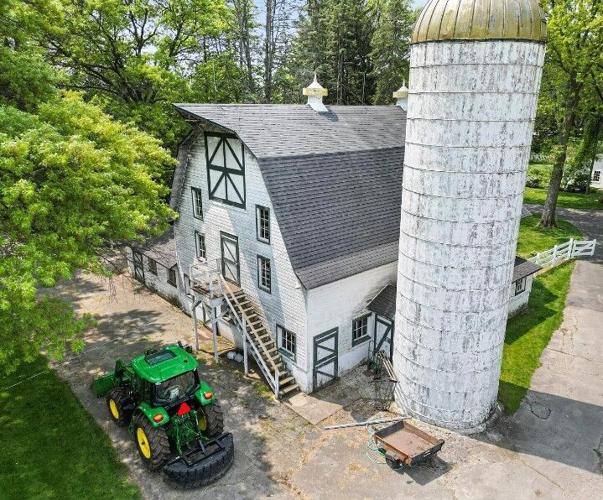 Charlie Finley's former home near LaPorte on the market