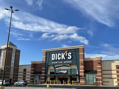 Dick's Sporting Goods moves across the street from Southlake Mall