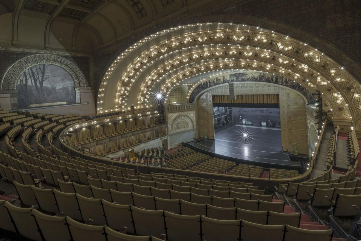 Auditorium_Theatre_3_Photo-courtesy-of-John-Boehm-and-the-Auditorium-Theatre