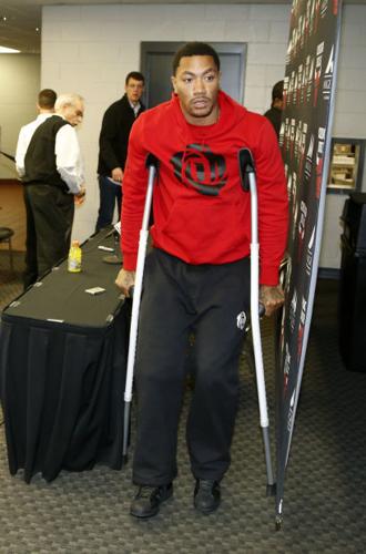 derrick rose crutches