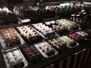 designer-desserts-valparaiso-indiana-700x525.jpg
