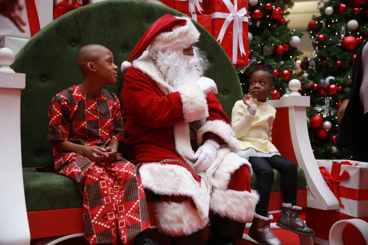 Signing Santa Lets Every Kid Share Christmas Lists Entertainment Nwitimes Com