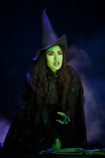 Still Casting A Spell Broadway S Wicked Celebrating 10th Stage Anniversary With Chicago