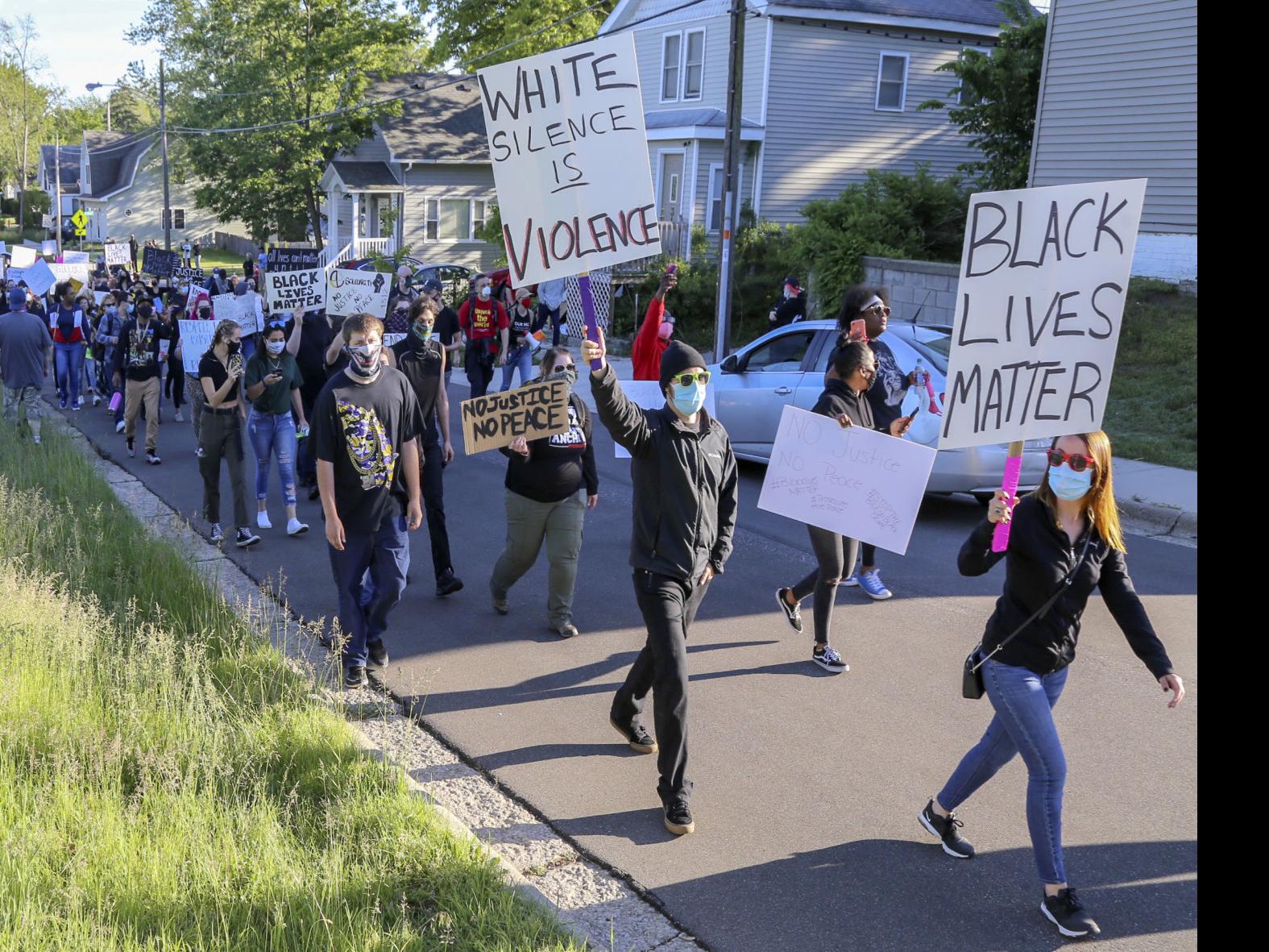 Watch Now Michigan City Protests Move To Lighthouse Place Premium Outlets Curfew Issued Latest Headlines Nwitimes Com