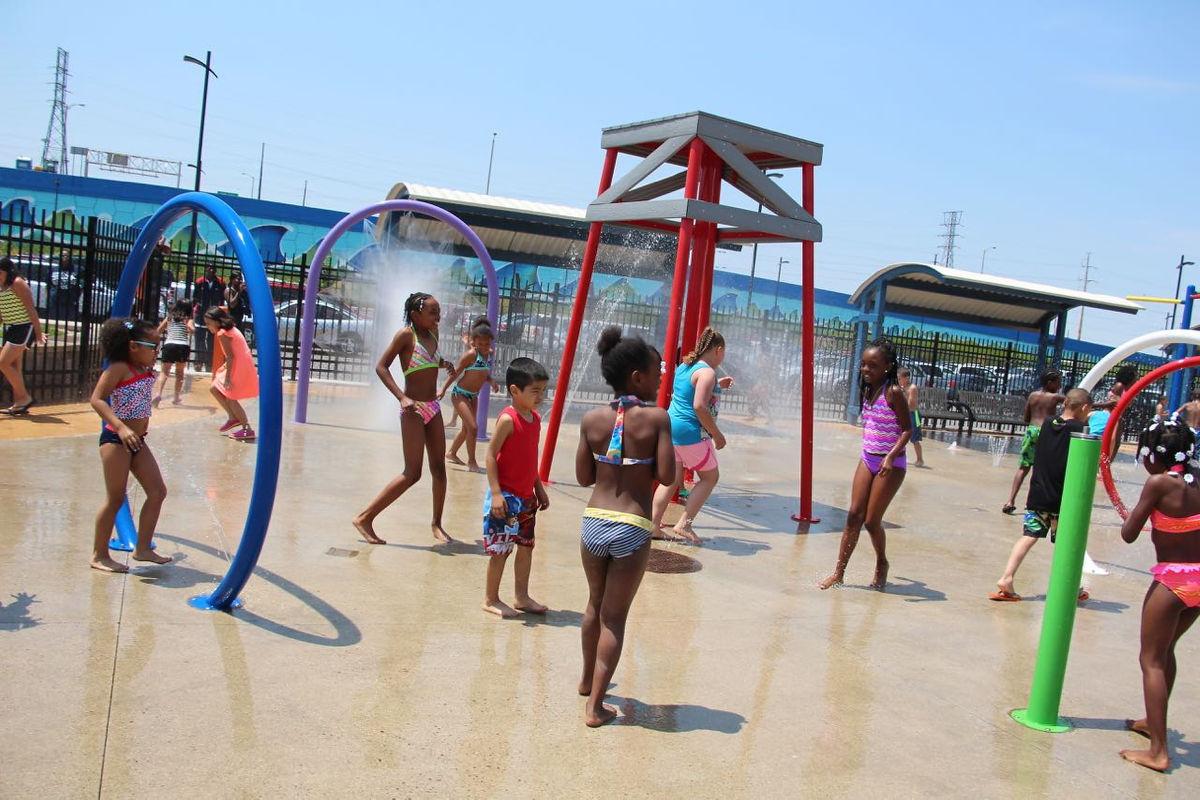 New splash pad draws families to downtown East Chicago Leisure