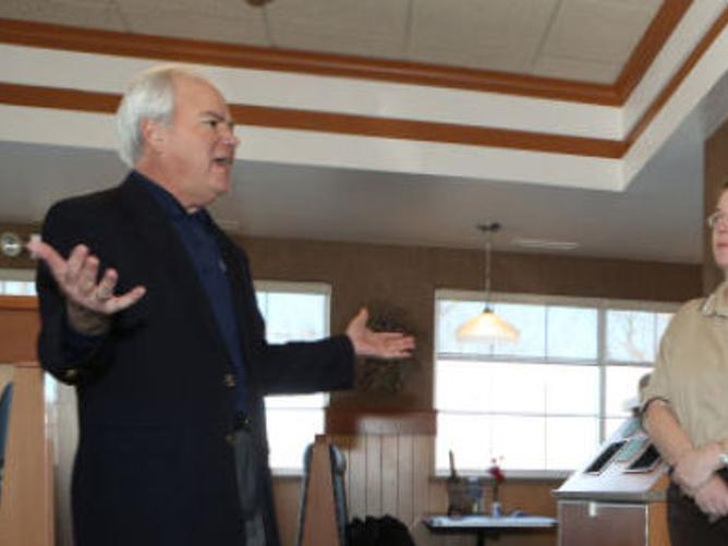 Culver S Founder Visits Valpo Store For Grand Reopening Valparaiso News Nwitimes Com