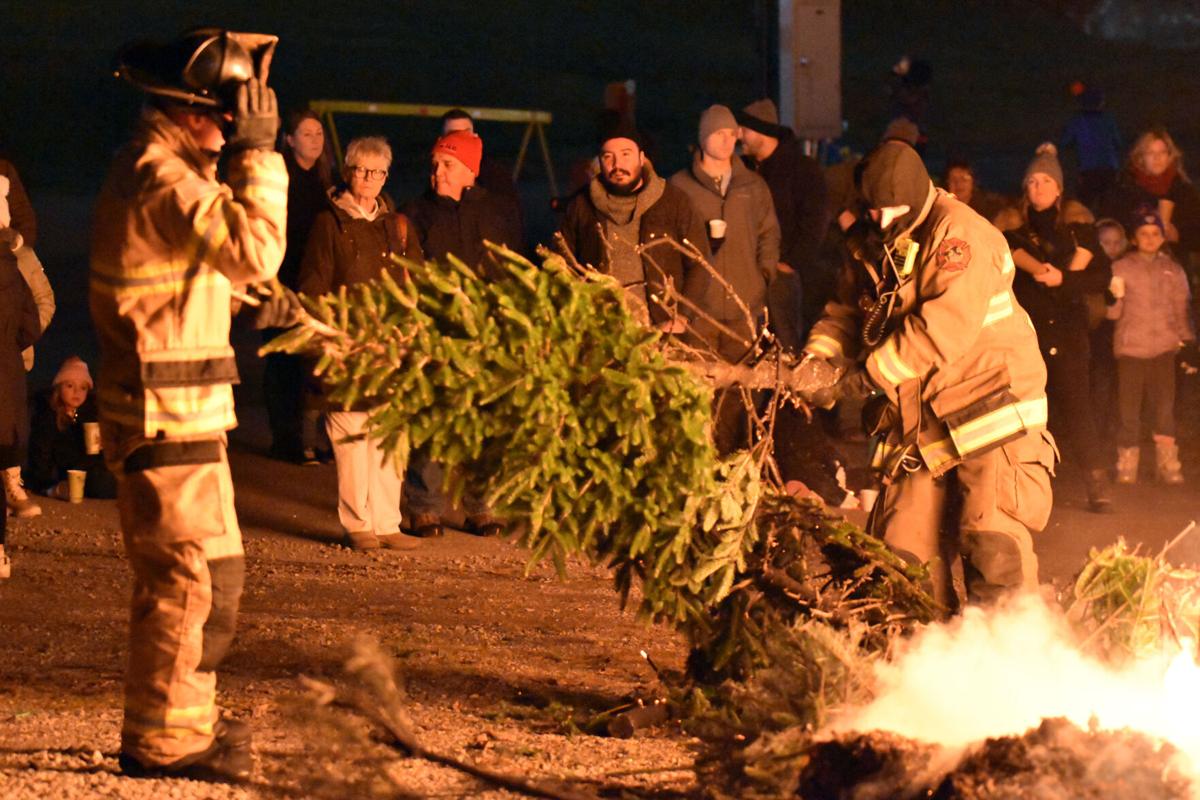 Geisen, Crown Point host Christmas Tree Bonfire