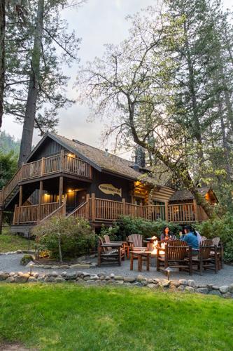 7 Historic Lodges with Unique Stories to Tell | Features | nwtravelmag.com