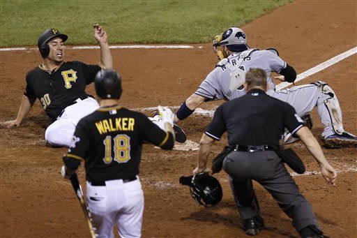 Pirates cut ties with catcher Francisco Cervelli