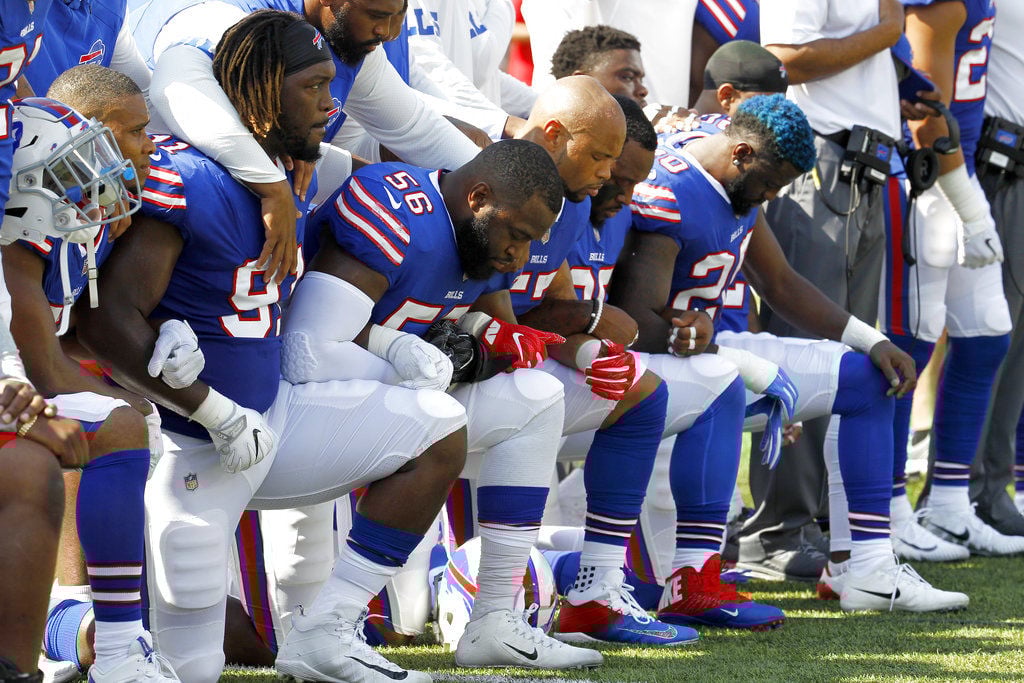 Denver Broncos, Buffalo Bills demonstrate during national anthem