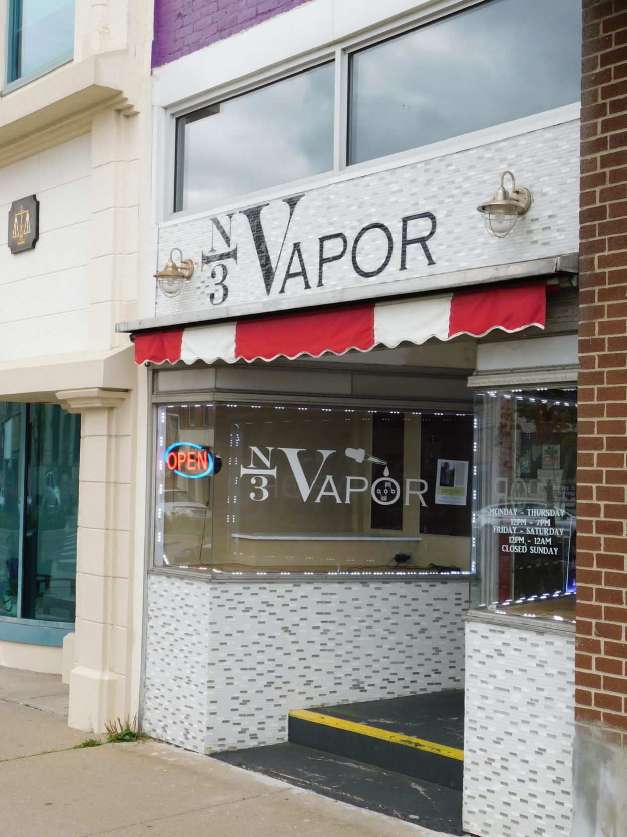 Vapor shop employees and customers speak out against ban on