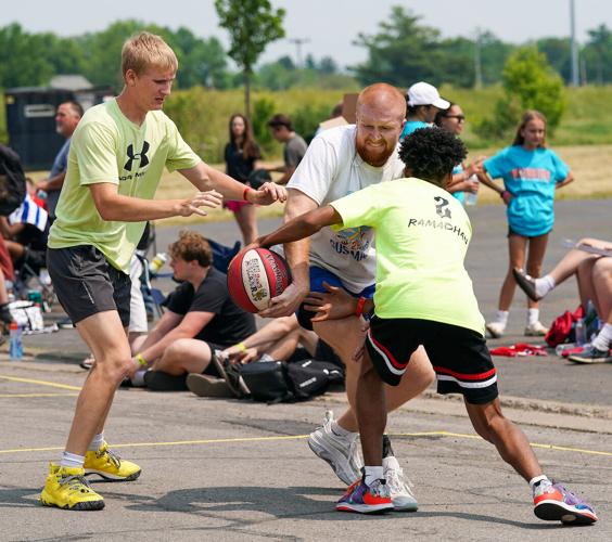 Perfect weather, hundreds of players at Olean's 15th Gus Macker News