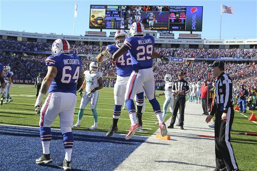 Watkins has career day in Bills' win over Dolphins 