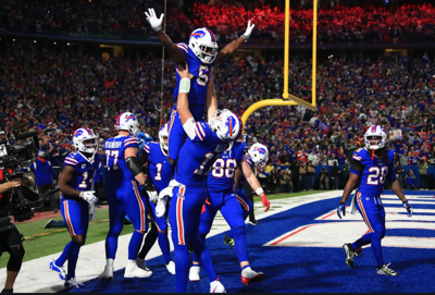 Buffalo Sabres take in Bills victory at Highmark Stadium