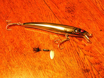 Use Tiny Topwater Lures for Summer Fishing Success