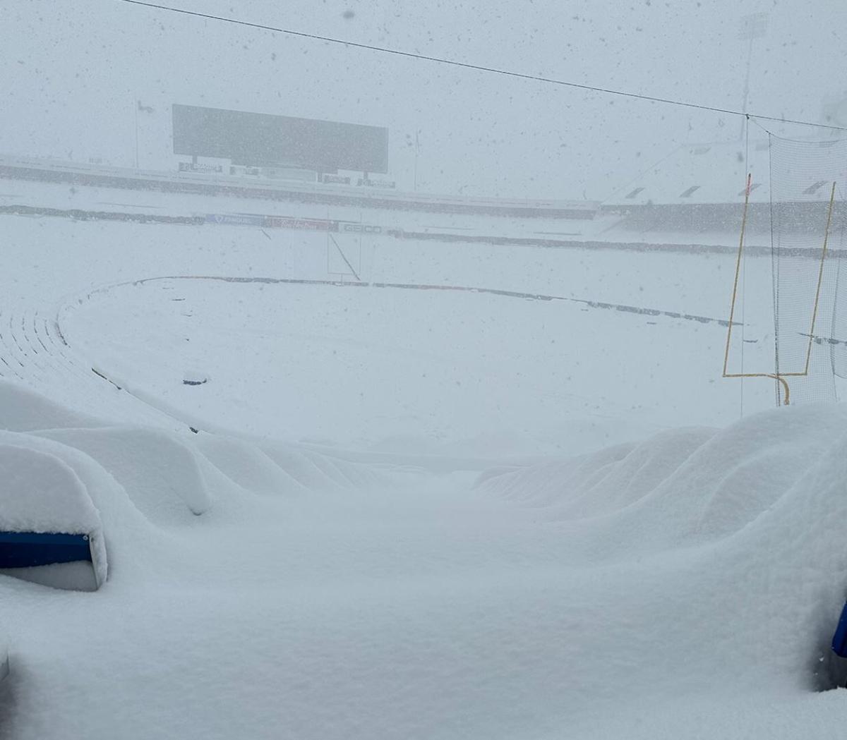 Bills offer free tickets to fans who shovel stadium snow