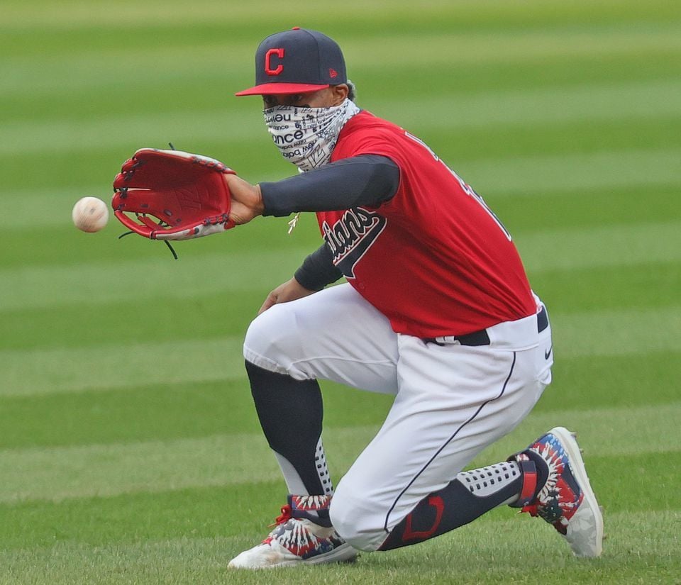 Indians deal Francisco Lindor Carlos Carrasco to New York Mets