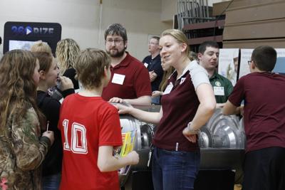Manufacturers At Dream It Do It Fair Tell Students Traditional