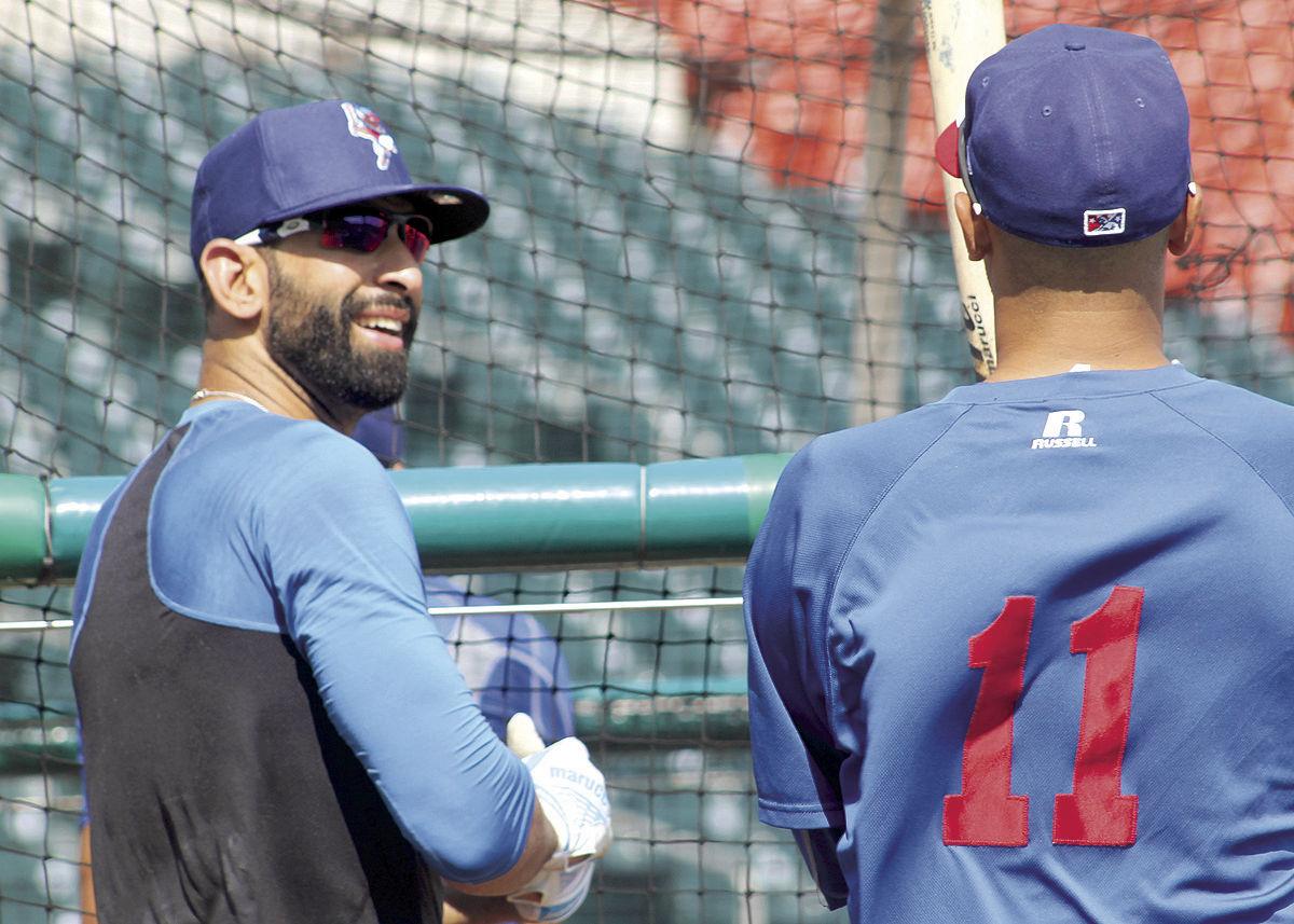 Photos: Jose Bautista suits up but Braves lose