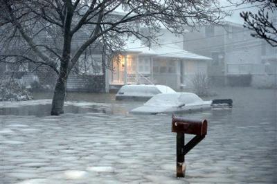 Howling Blizzard Slams Boston Area New York Mostly Spared