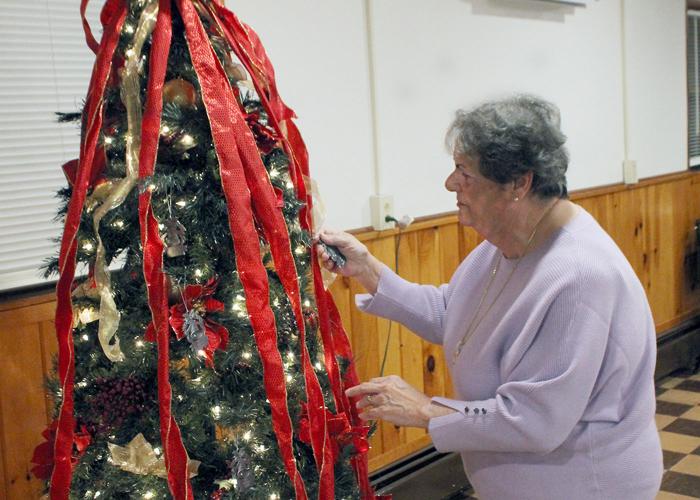 Memories of loved ones honored at first Tree of Life ceremony of season