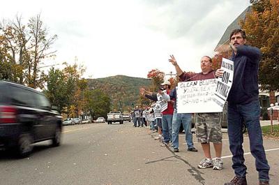 Dresser Rand Employees From Painted Post Picket In Olean News