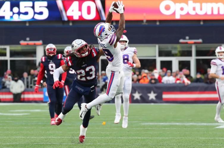 Allen's 3 TDs, McKenzie's big day push Bills past Patriots