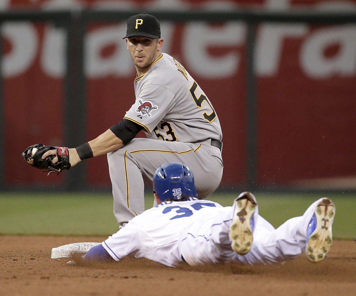 Pirates' Gerrit Cole, Francisco Cervelli leave game with injuries