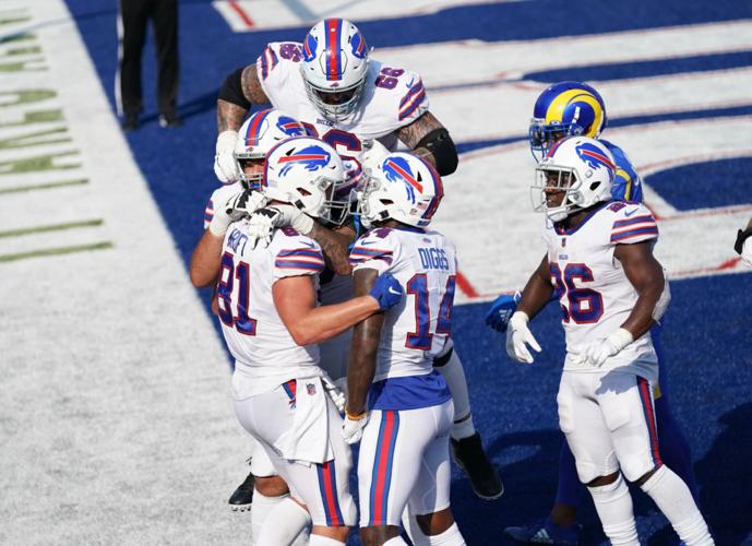 Buffalo Bills vs Los Angeles Rams: 35-32, Bills win.