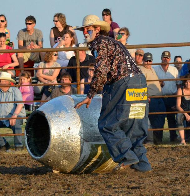 Catfish Stampede brings best in rodeo clowns, cowboys and entertainment Onida Watchman News