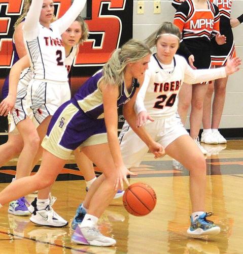 Lydia Hill driving to the hoop.