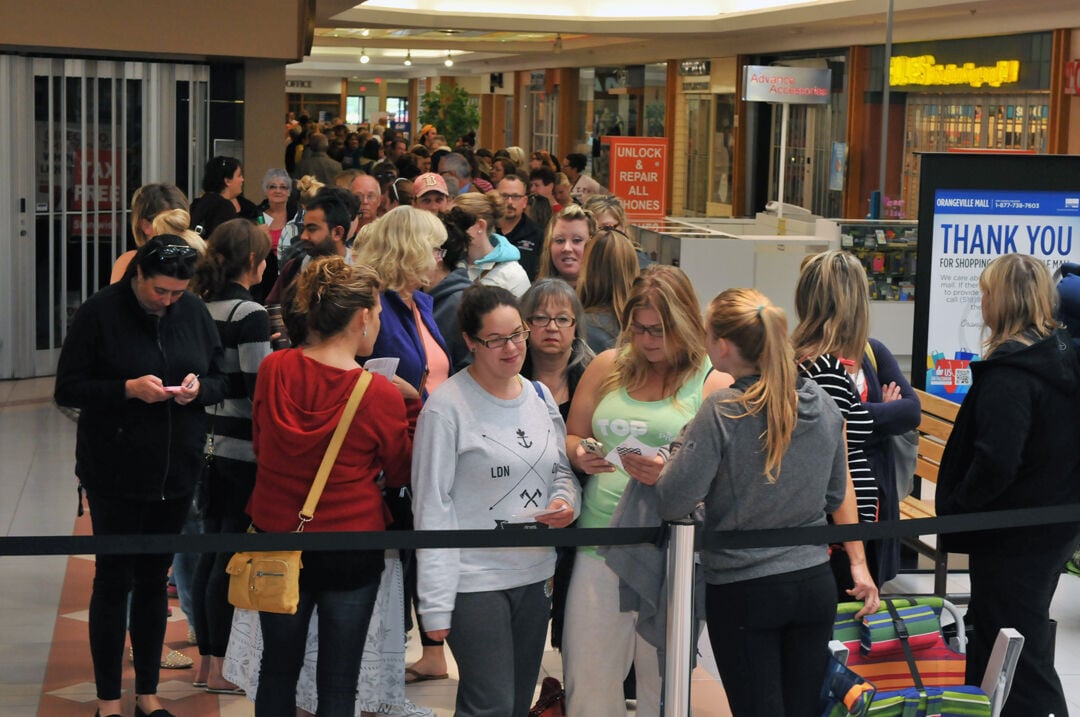 Hundreds line up for HomeSense grand opening in Orangeville Mall