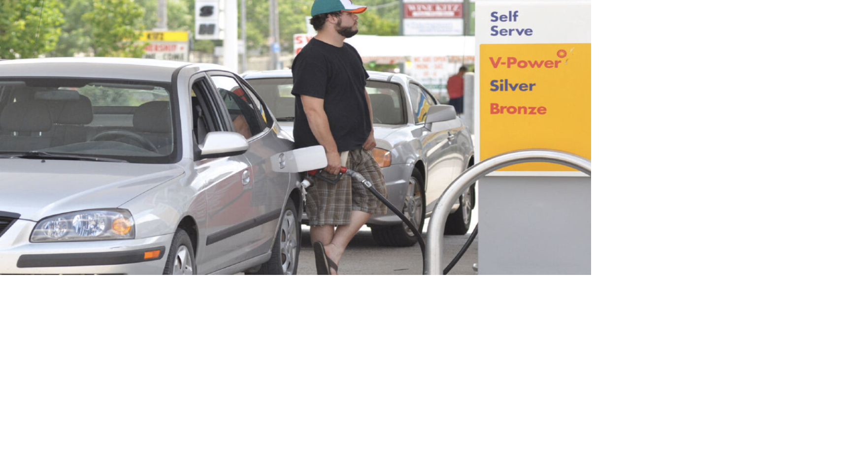 Ontario gas prices: Federal tax break extended to January 2027