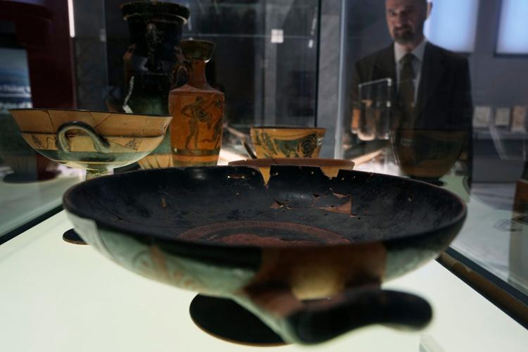 Israel returns 22 artifacts as Greece pushes to bring antiquities home | National News | oskaloosa.com