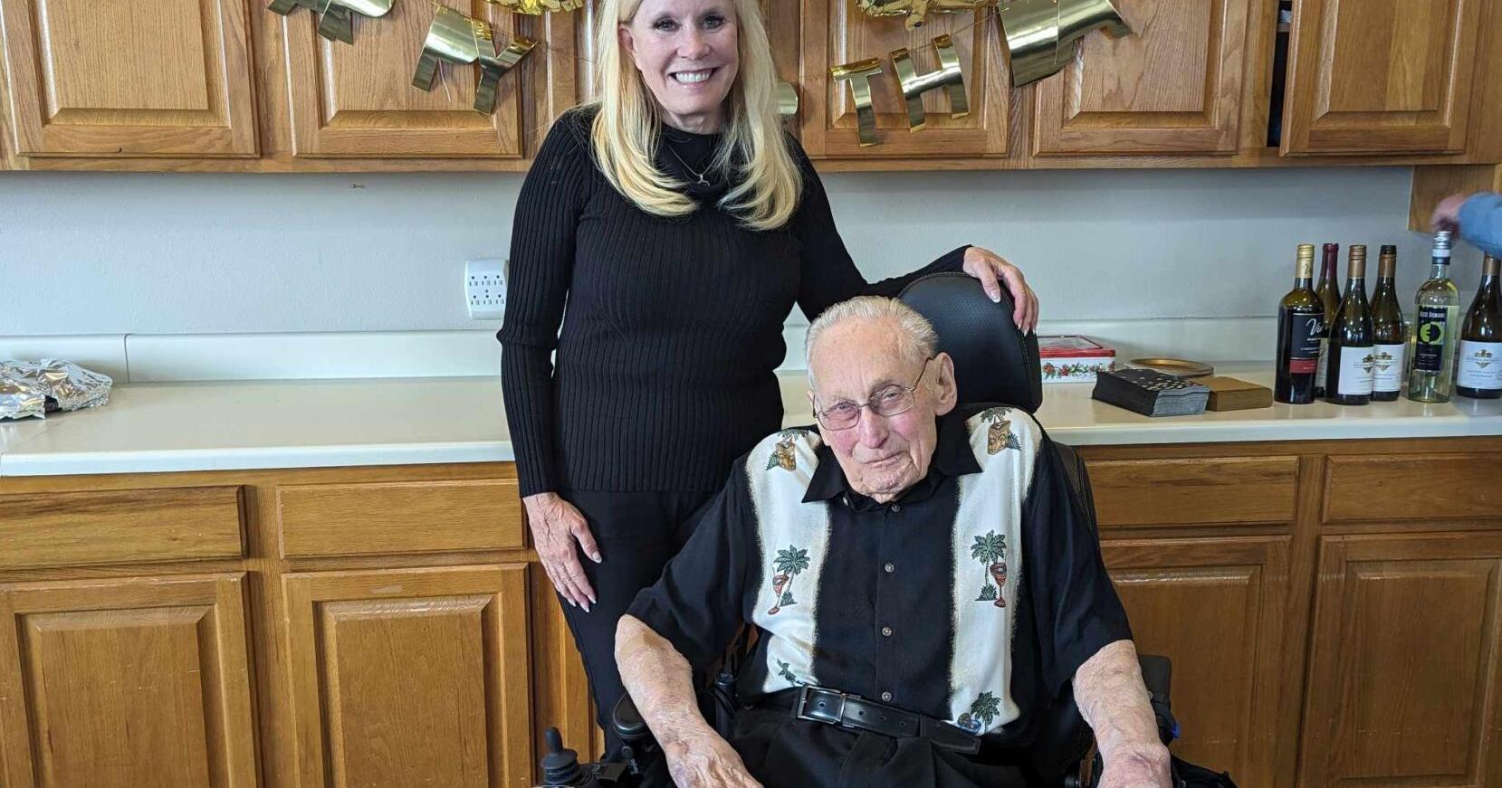 Knoxville man celebrates 102nd birthday - Vimarsana News